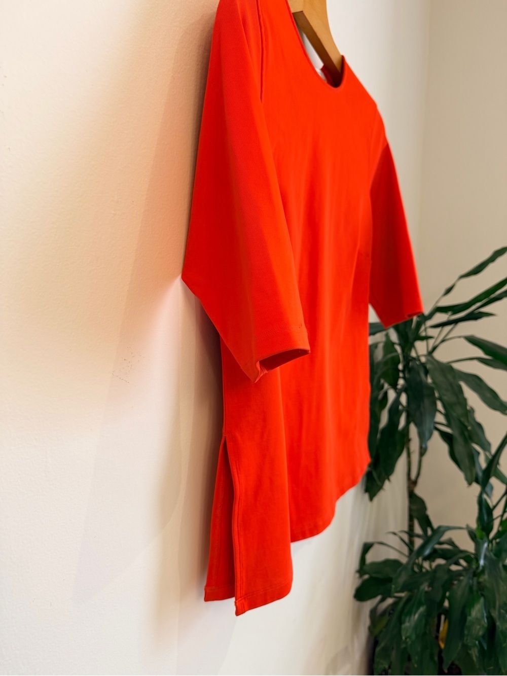 Babaton Vibrant Orange-Red Ribbed Tunic